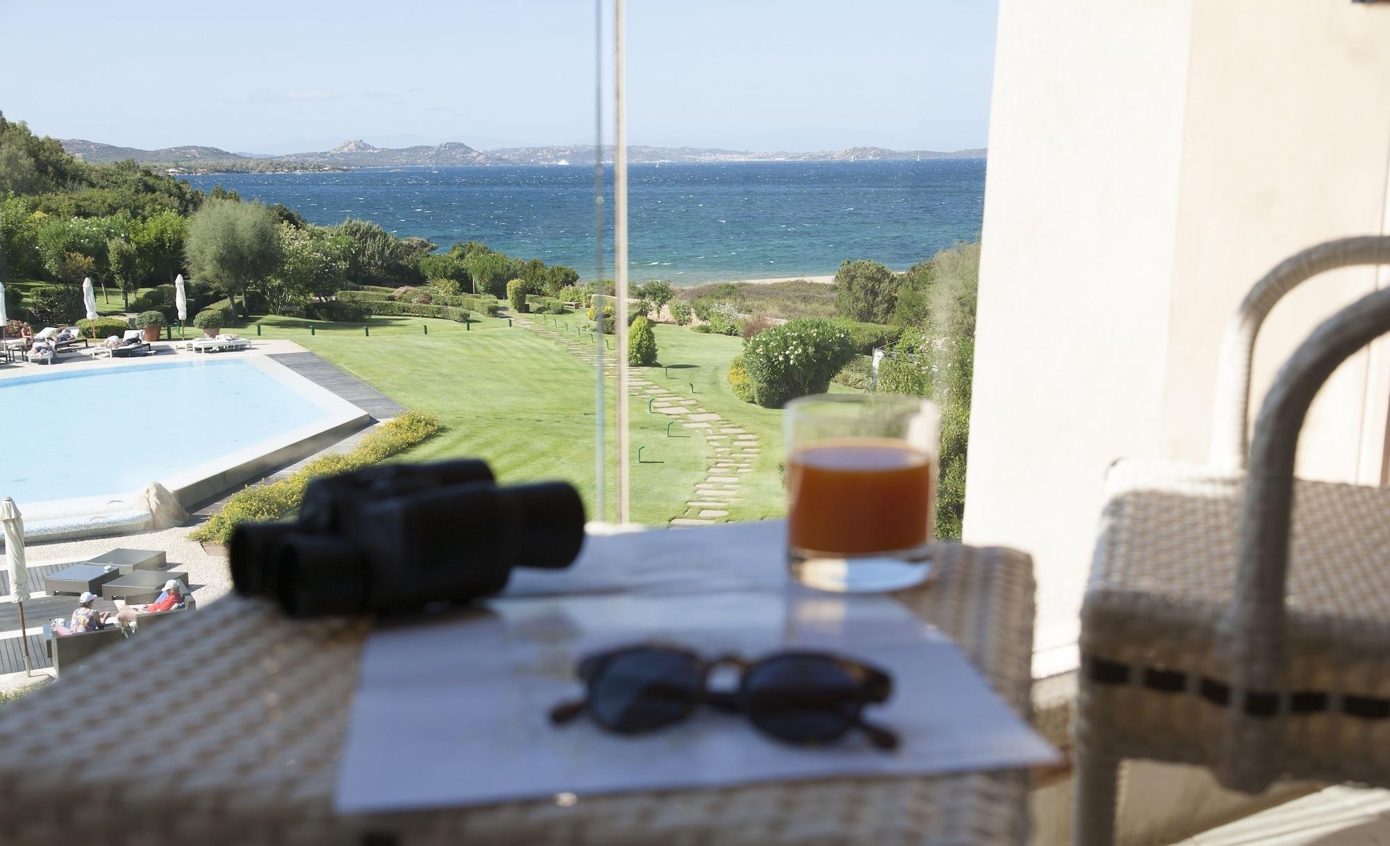 L'Ea Bianca Luxury Resort Baja Sardinia Bagian luar foto