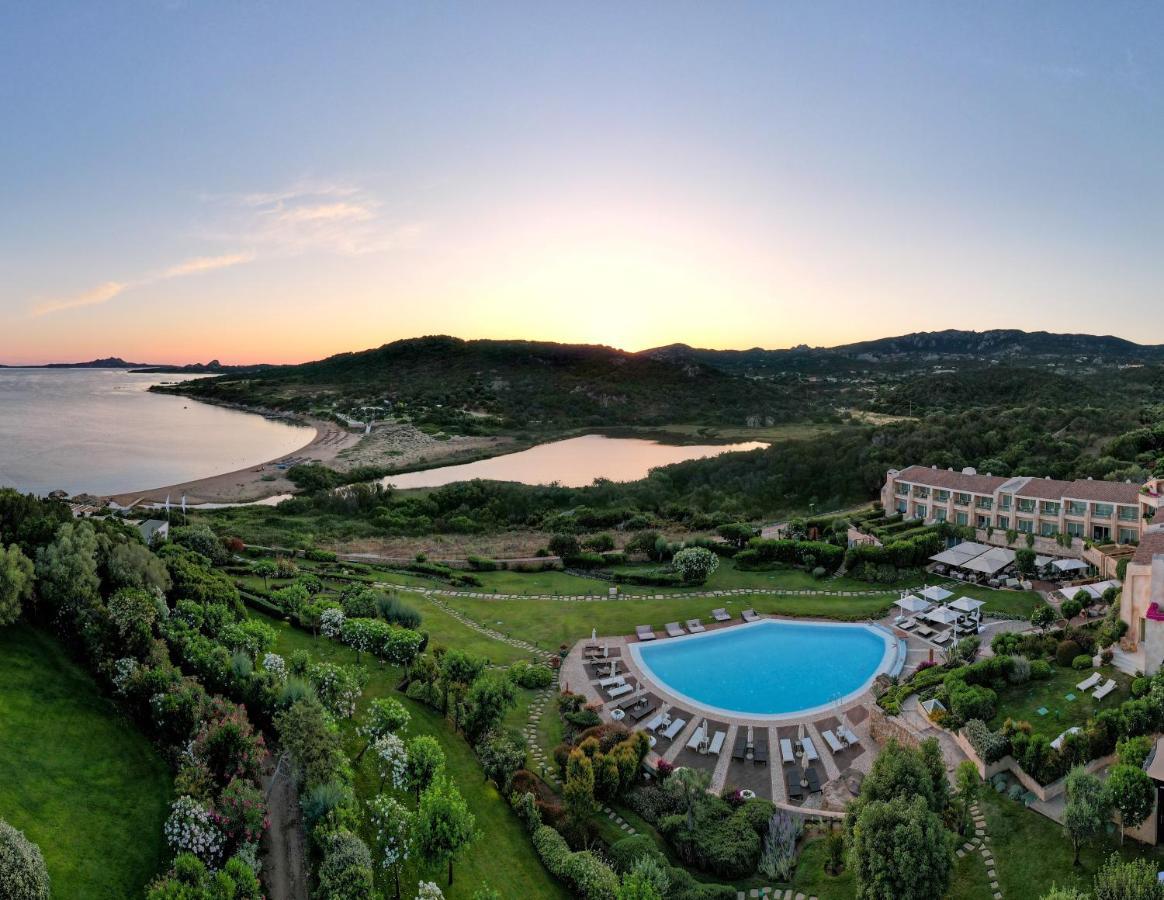 L'Ea Bianca Luxury Resort Baja Sardinia Bagian luar foto