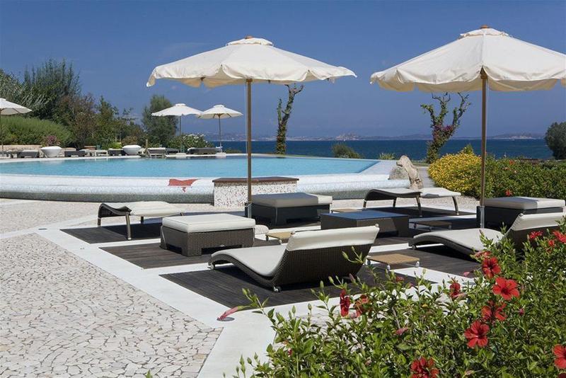 L'Ea Bianca Luxury Resort Baja Sardinia Bagian luar foto