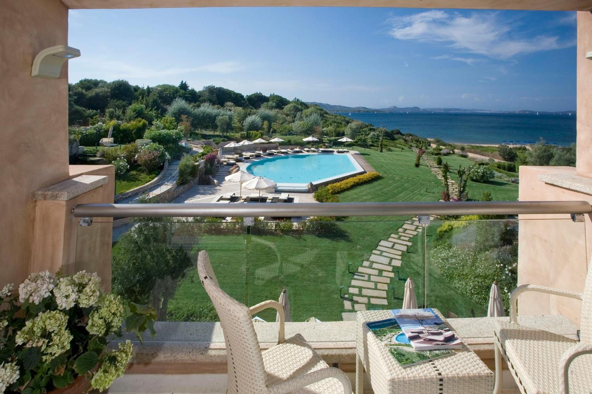L'Ea Bianca Luxury Resort Baja Sardinia Bagian luar foto