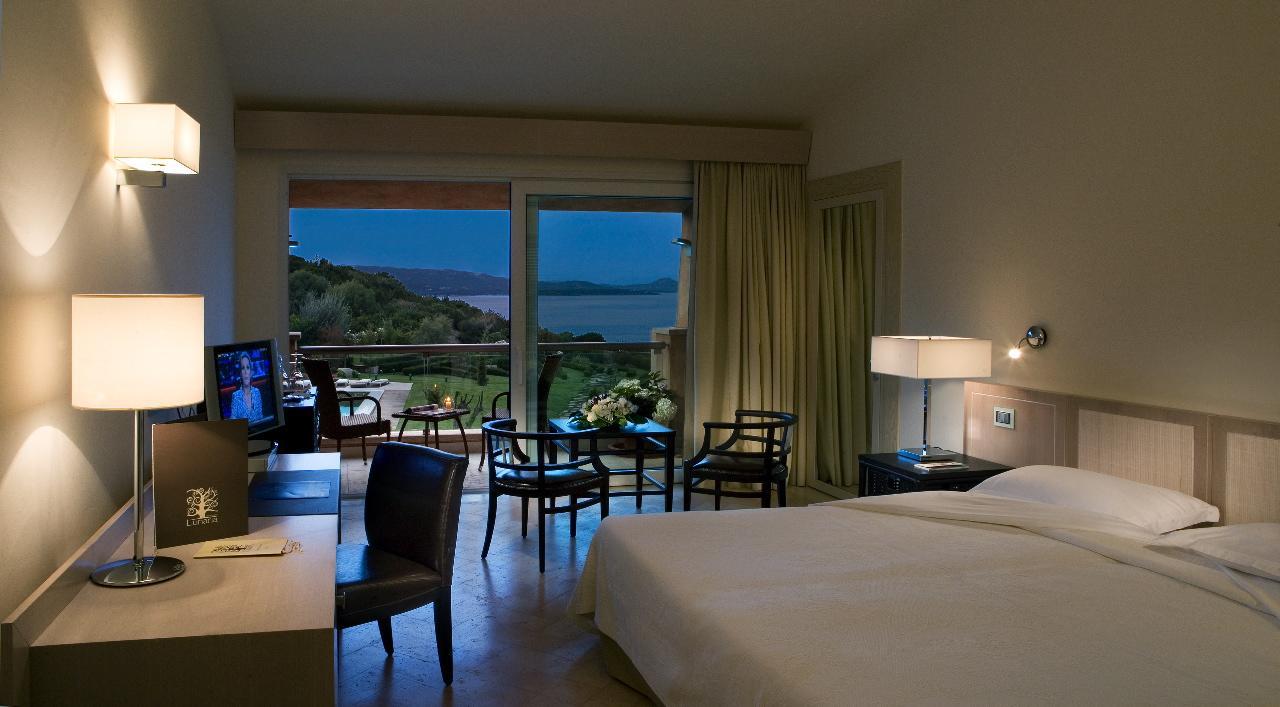 L'Ea Bianca Luxury Resort Baja Sardinia Bagian luar foto